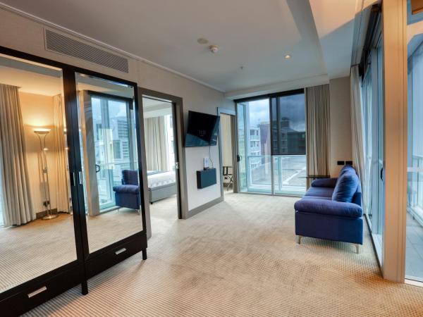 Marsden Viaduct Hotel : photo 1 de la chambre suite junior avec balcon