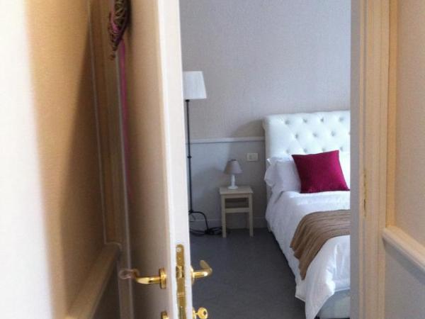 B&B Le Grazie : photo 4 de la chambre chambre double avec salle de bains privative extérieure