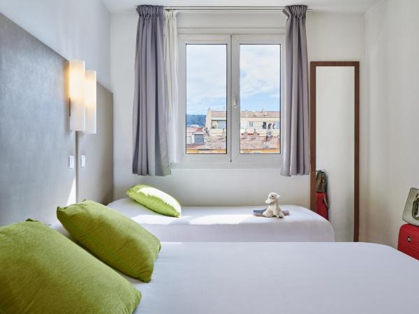 Campanile Hotel Nice Centre Acropolis : photo 3 de la chambre chambre triple avec lit double