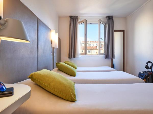 Campanile Hotel Nice Centre Acropolis : photo 1 de la chambre chambre triple avec 3 lits simples