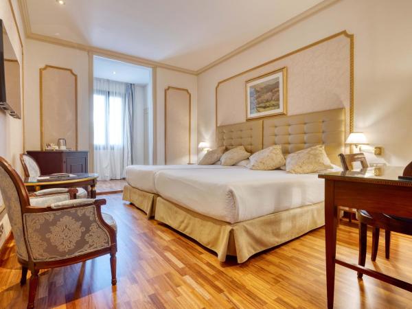 Hotel Roger de Llúria : photo 1 de la chambre chambre triple classique