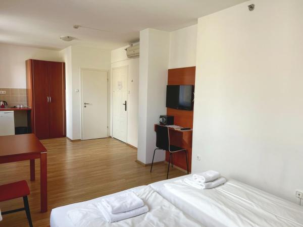 Triple M Hotel : photo 1 de la chambre chambre lits jumeaux