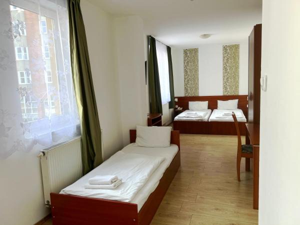 Triple M Hotel : photo 2 de la chambre chambre lits jumeaux