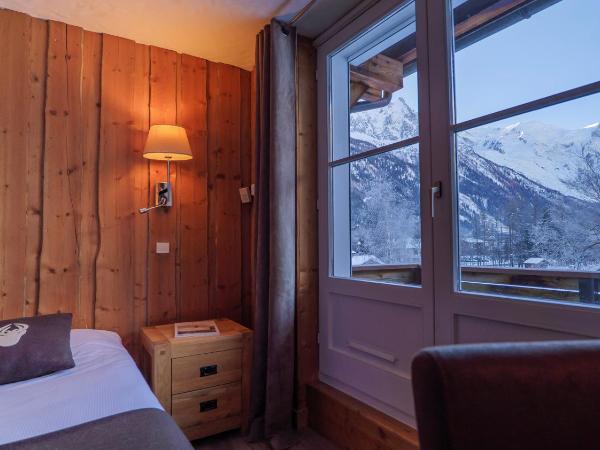 Hôtel Le Labrador : photo 6 de la chambre chambre triple – vue sur montagne