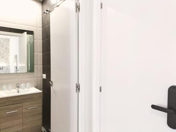 Hostal Gonzala by gaiarooms : photo 6 de la chambre chambre double