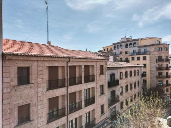 Hostal Gonzala by gaiarooms : photo 2 de la chambre chambre familiale avec terrasse
