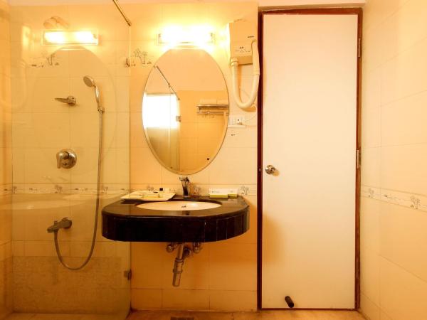 OYO Chevron Orchards Near Snow City : photo 5 de la chambre chambre triple deluxe