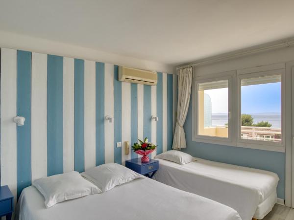 Cap Nègre Hôtel : photo 3 de la chambre chambre triple avec balcon - 3ème Étage - vue sur mer