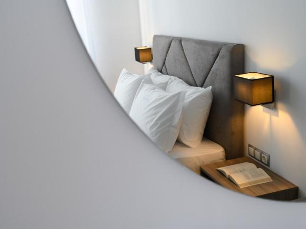 AMALPHI Corfu City Living : photo 2 de la chambre chambre familiale deluxe