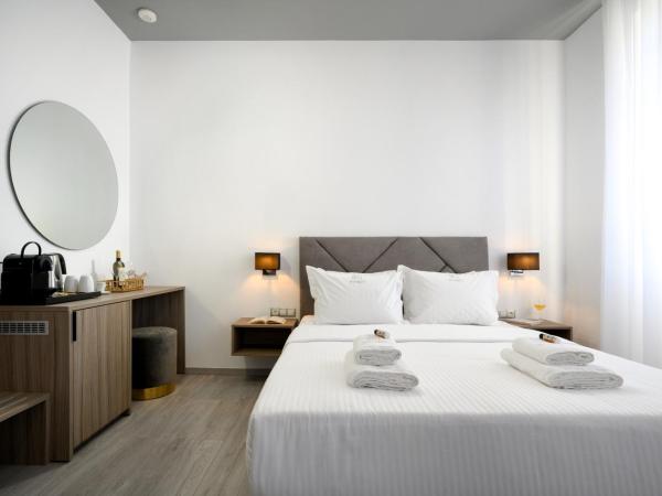 AMALPHI Corfu City Living : photo 7 de la chambre chambre familiale deluxe