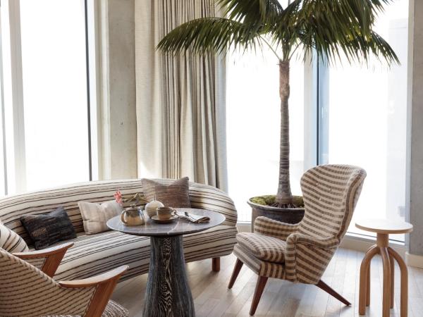 Santa Monica Proper Hotel, a Member of Design Hotels : photo 4 de la chambre suite lit king-size premier