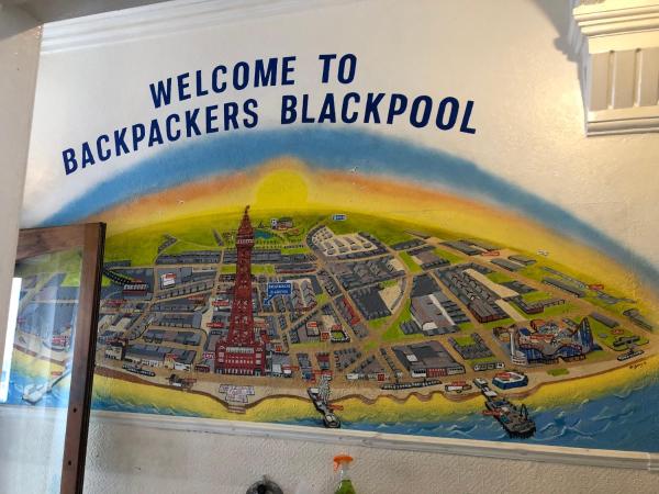 Backpackers Blackpool - Family Friendly Hotel : photo 3 de la chambre chambre double avec salle de bains commune