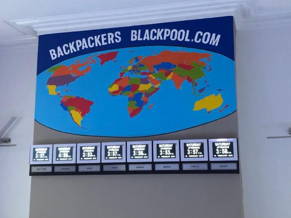 Backpackers Blackpool - Family Friendly Hotel : photo 5 de la chambre chambre double standard avec salle de bains commune