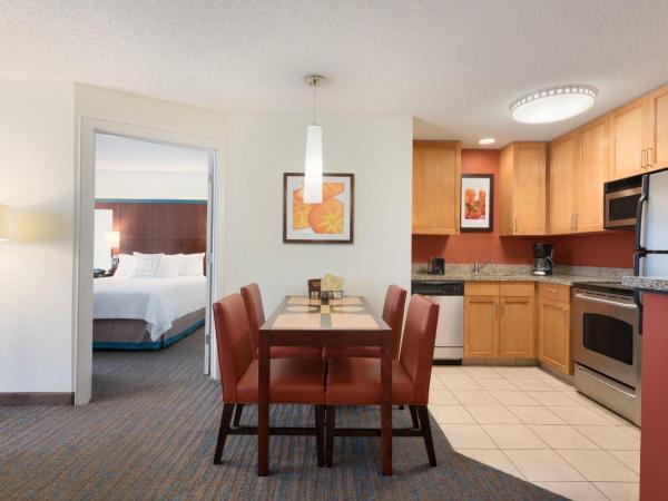 Residence Inn by Marriott Oklahoma City Downtown/Bricktown : photo 1 de la chambre suite 2 chambres