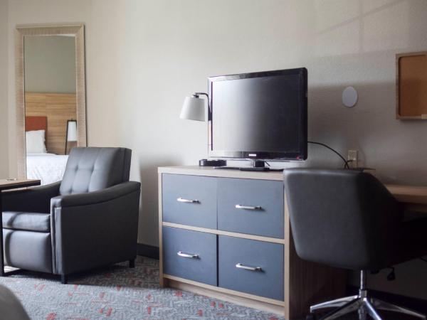 Candlewood Suites Houston I-10 East, an IHG Hotel : photo 7 de la chambre suite lit queen-size