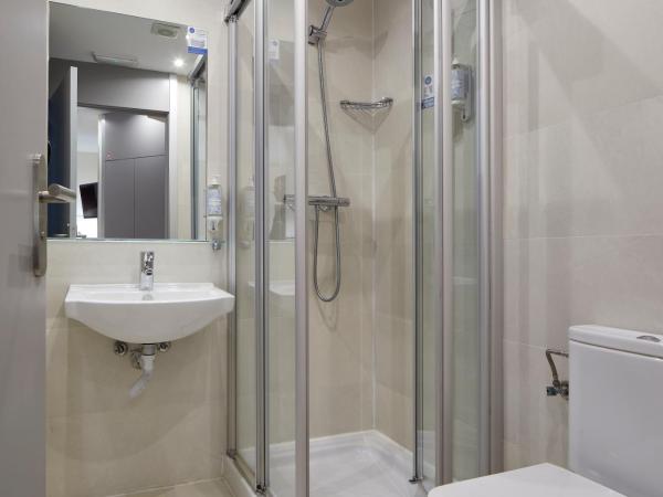 Welcome Gros Hotel : photo 4 de la chambre chambre intérieure double ou lits jumeaux