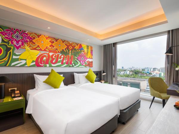Maitria Hotel Rama 9 Bangkok - A Chatrium Collection : photo 3 de la chambre chambre lits jumeaux de luxe avec vue sur la ville