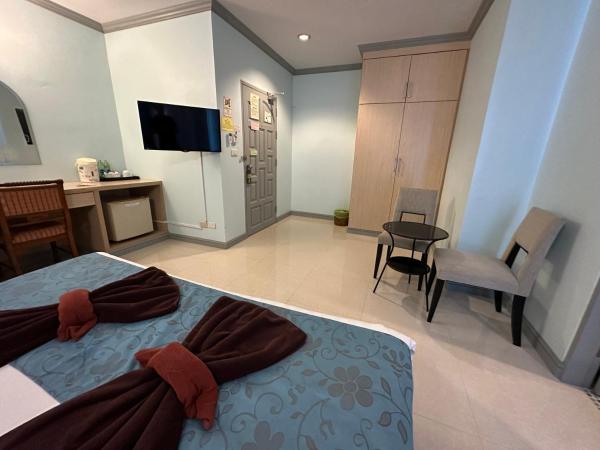 Thipurai City Hotel : photo 6 de la chambre chambre double deluxe avec baignoire