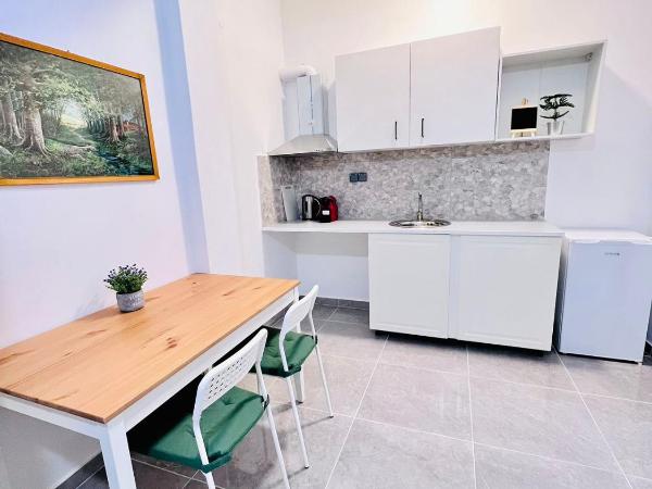 sky inn with great location wonderful Acropolis view in Neos kosmos : photo 3 de la chambre maison de vacances