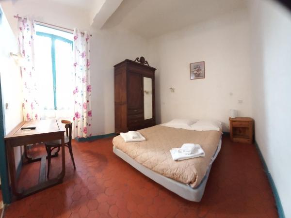 Hôtel Du Cours : photo 2 de la chambre chambre double avec douche