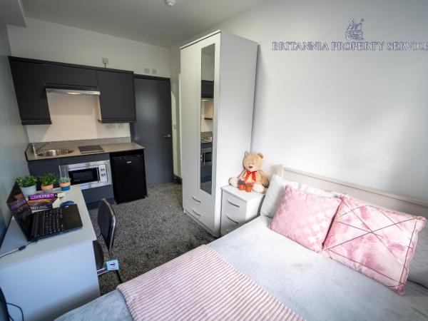 FREE PARKING Cosy Studios close to city and QE and UOB! : photo 1 de la chambre studio
