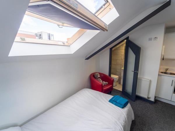 STAY SA Equipped Studios 10 mins from City centre and next to UOB! : photo 2 de la chambre studio