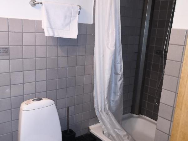 101 Guesthouse Hotel : photo 10 de la chambre chambre double avec balcon - vue sur mer