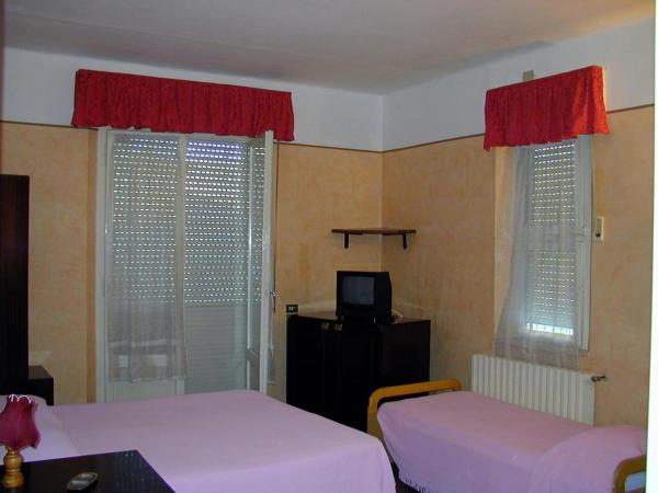Hotel Residence Maria Grazia : photo 8 de la chambre chambre lits jumeaux