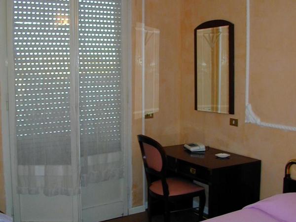 Hotel Residence Maria Grazia : photo 7 de la chambre chambre lits jumeaux