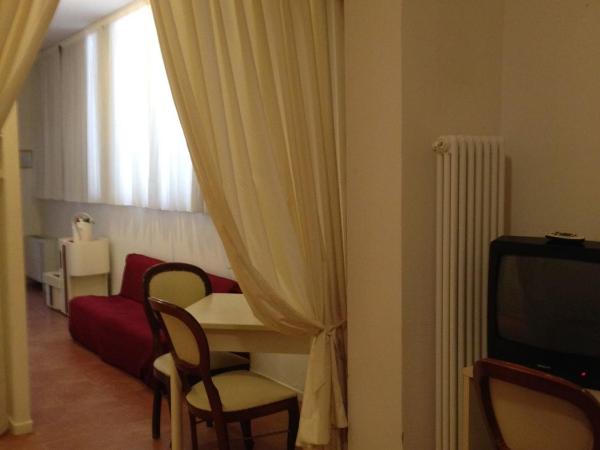 Hotel Residence Maria Grazia : photo 5 de la chambre chambre lits jumeaux