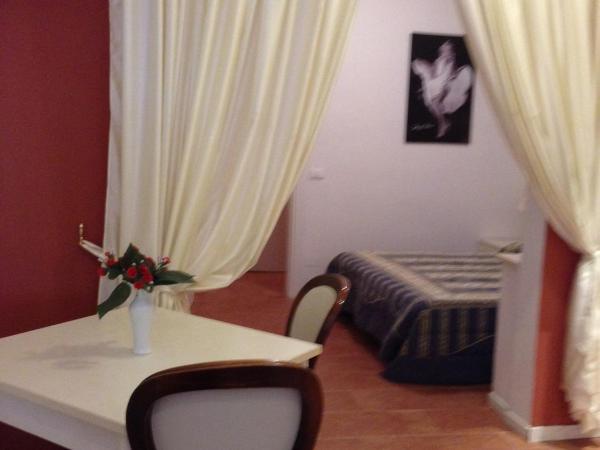 Hotel Residence Maria Grazia : photo 2 de la chambre chambre triple