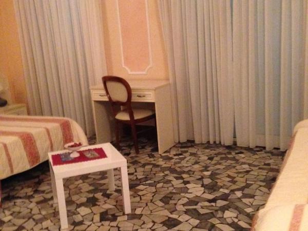 Hotel Residence Maria Grazia : photo 5 de la chambre chambre double confort