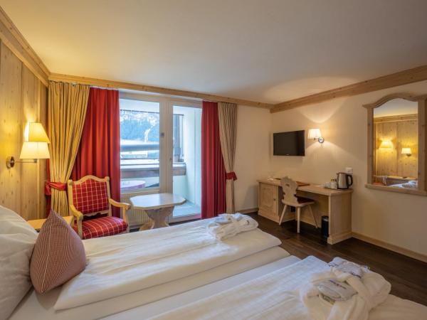 Hotel Spinne Grindelwald : photo 1 de la chambre chambre double - vue partielle sur eiger