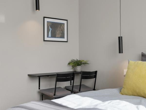 NN Urban Guesthouse : photo 8 de la chambre chambre double avec salle de bains privative