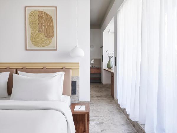 The Social Athens Hotel, a member of Radisson Individuals : photo 5 de la chambre suite avec terrasse - vue sur lycabette