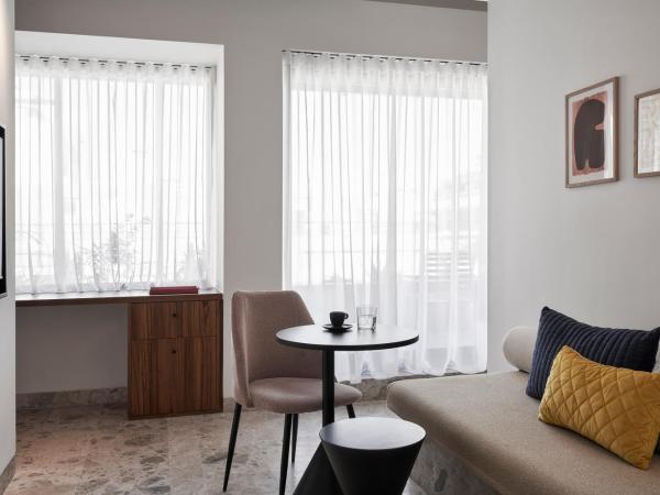 The Social Athens Hotel, a member of Radisson Individuals : photo 7 de la chambre suite avec terrasse - vue sur lycabette