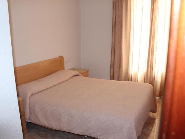 Hostal Casanova : photo 7 de la chambre chambre double