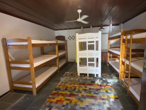 pousada vida de Búzios recanto : photo 3 de la chambre lit simple dans dortoir pour hommes