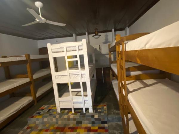 pousada vida de Búzios recanto : photo 5 de la chambre lit simple dans dortoir pour hommes