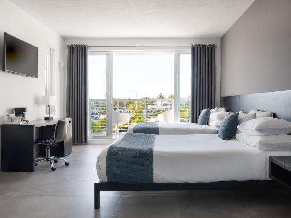 MB Hotel, Trademark Collection by Wyndham : photo 2 de la chambre junior suite with two queen beds with balcony and city view - non-smoking