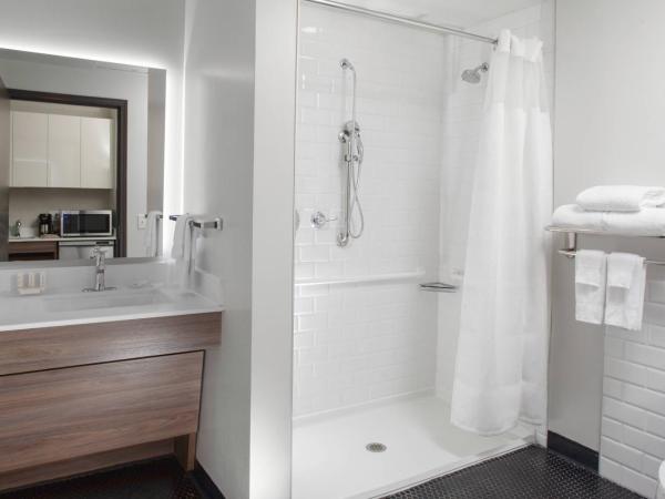 Fairfield Inn & Suites by Marriott Dallas Downtown : photo 4 de la chambre chambre 2 lits queen-size