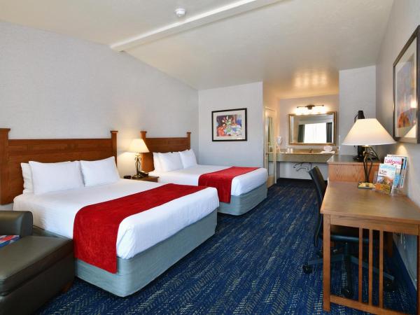 Lamplighter Inn & Suites at SDSU : photo 2 de la chambre chambre avec 2 grands lits queen-size 