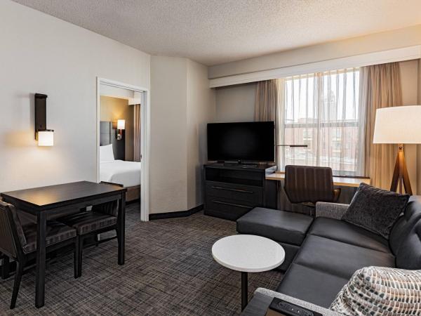 Residence Inn Louisville Downtown : photo 1 de la chambre suite 1 chambre lit queen-size avec canapé-lit