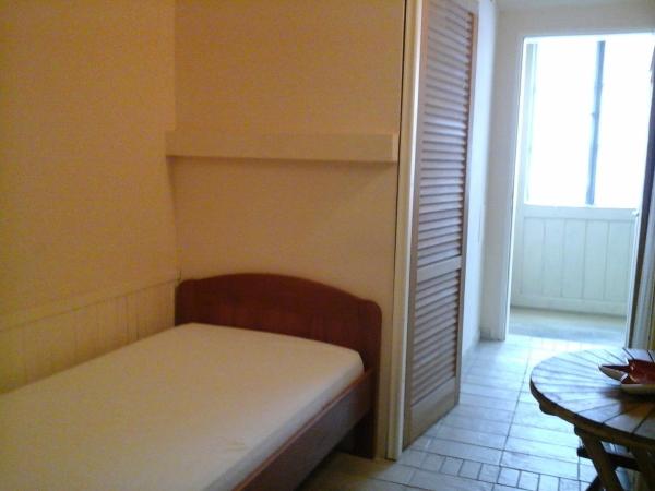 Guesthouse Lessi : photo 7 de la chambre chambre lits jumeaux