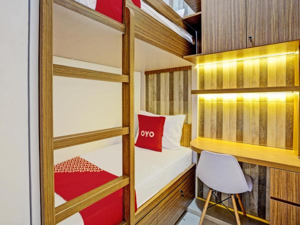 OYO 92435 Sunlo Cozy Home Family Homestay Syariah : photo 1 de la chambre chambre lits jumeaux supérieure