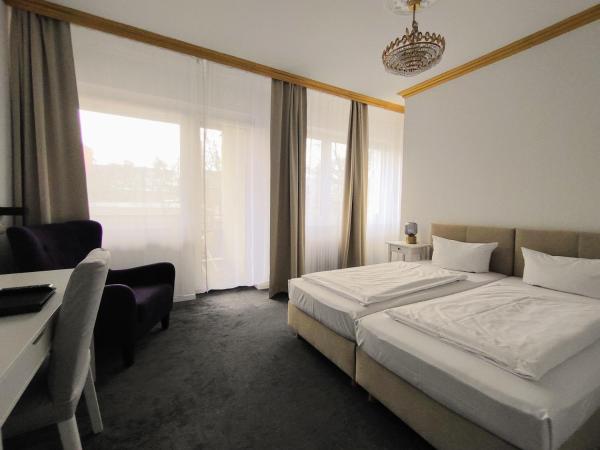 Les Nations : photo 2 de la chambre chambre double confort avec balcon
