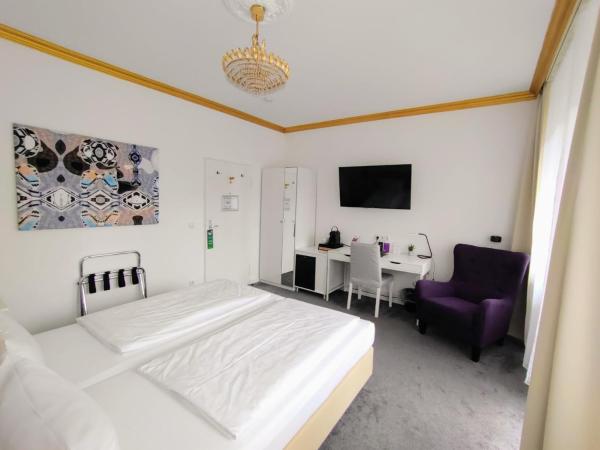 Les Nations : photo 5 de la chambre chambre double confort avec balcon