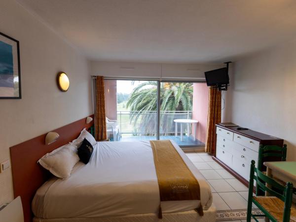 Mer et Golf : photo 3 de la chambre studio - vue sur golf (2 adultes)