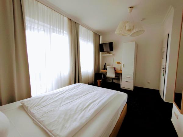 Les Nations : photo 5 de la chambre chambre simple confort avec balcon