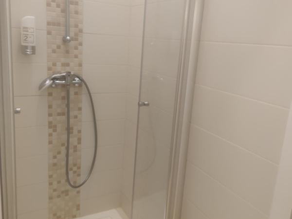 CH-Hostel : photo 1 de la chambre lit dans dortoir mixte de 8 lits